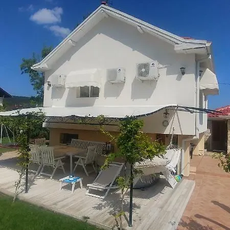 Dom wakacyjny The Stone House Warna